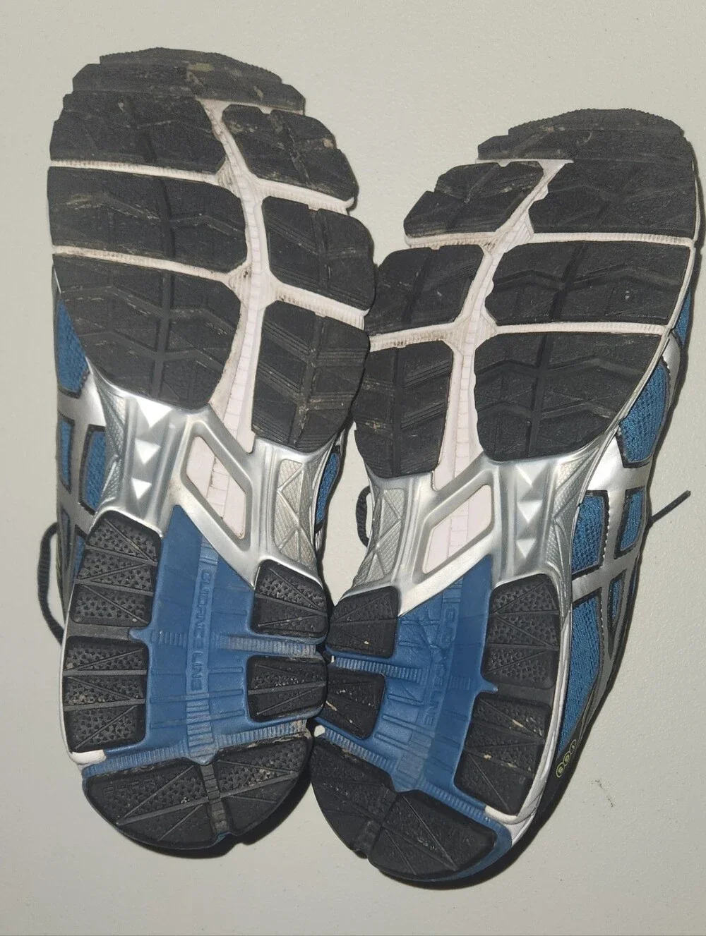 ASICS GT 1000 4 GTX Waterproof Running Shoes Men’s Size 10 US Good Condition
